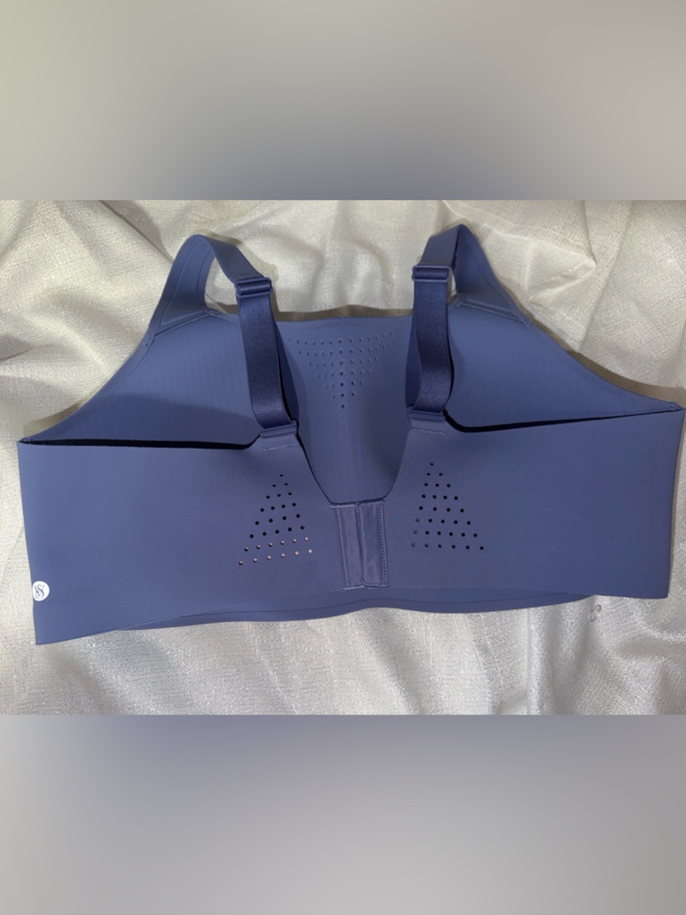 VSX Featherweight Max™ Sports Bra from Victoria's Secret. - Picture 3 of 5